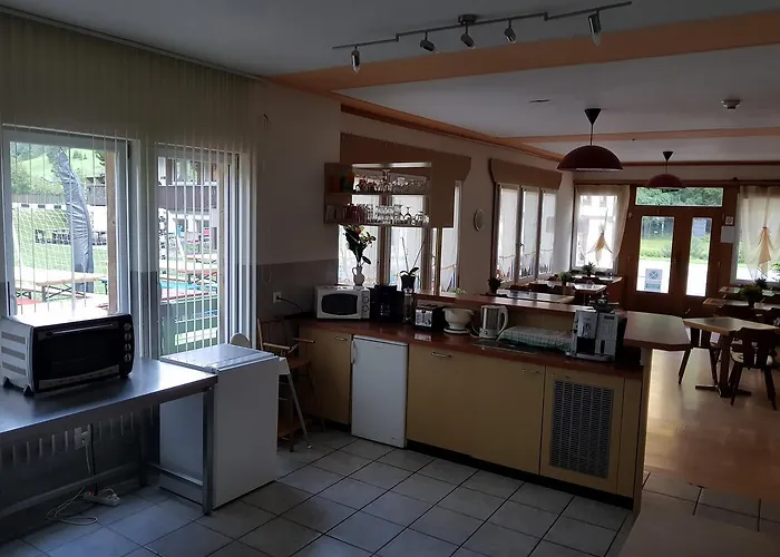 Gemmi-lodge Vandrerhjem *